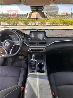 نيسان ألتيما